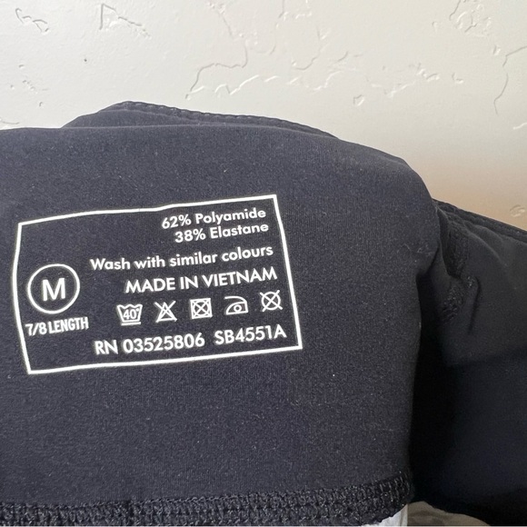 Sweaty Betty Power 7/8 Workout Leggings Black Camo Medium - Picture 4 of 5